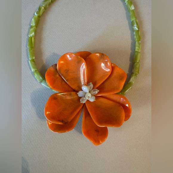 flower statement necklace A1493 - Picture 4 of 4